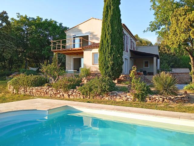 Maison au calme avec vue panoramique & studio indépendant 164m² Cabasse