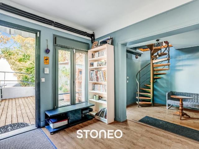 Maison au calme avec grande terrasse arborée