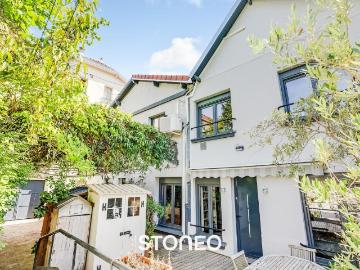 Maison au calme avec grande terrasse arborée