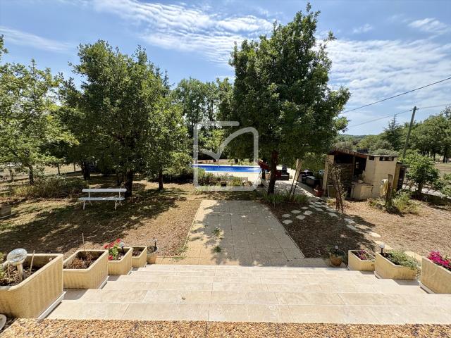 Maison au calme avec piscine et terrain arboré 140m² Nadaillac