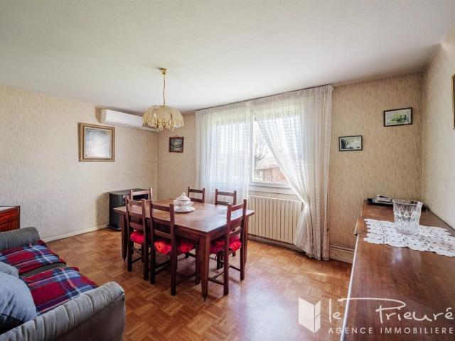 Maison au calme en impasse avec jardin, garage et fort potentie
