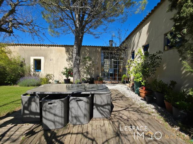 Maison au calme sur le plateau de Lacoste