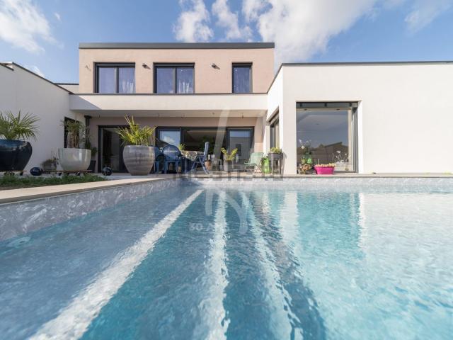 Maison, Augny