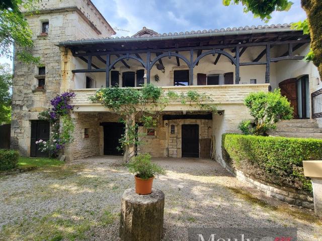 Maison, Aujols