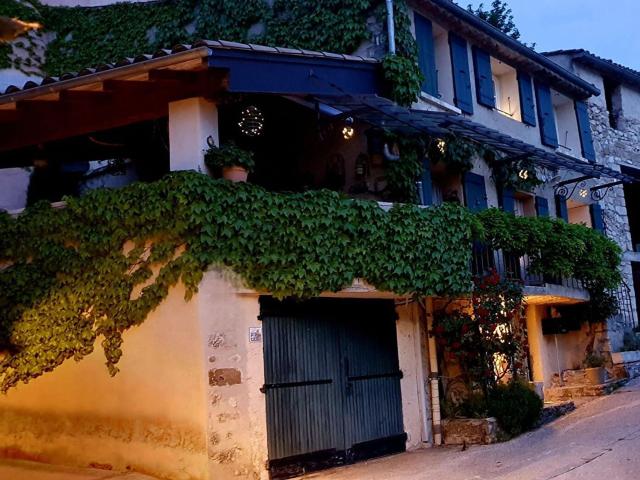 Maison, Aurel