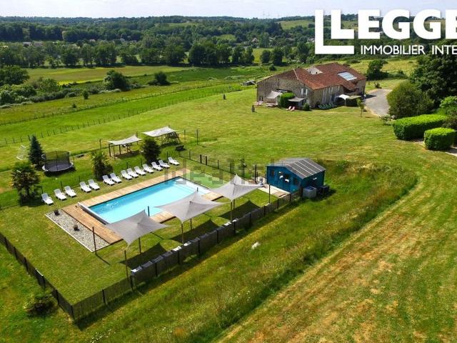 Maison, Availles Limouzine