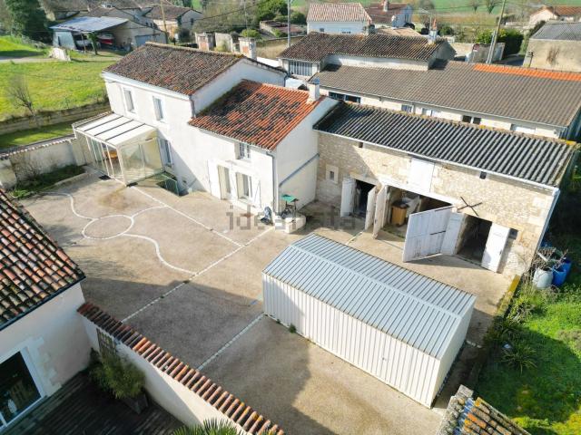 Maison, Avanton