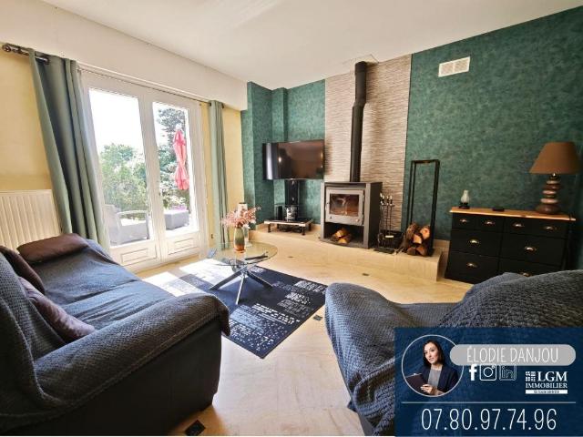 Maison avec 4 chambres + 1 bureau Grand jardin Garage. 180m² Vendôme