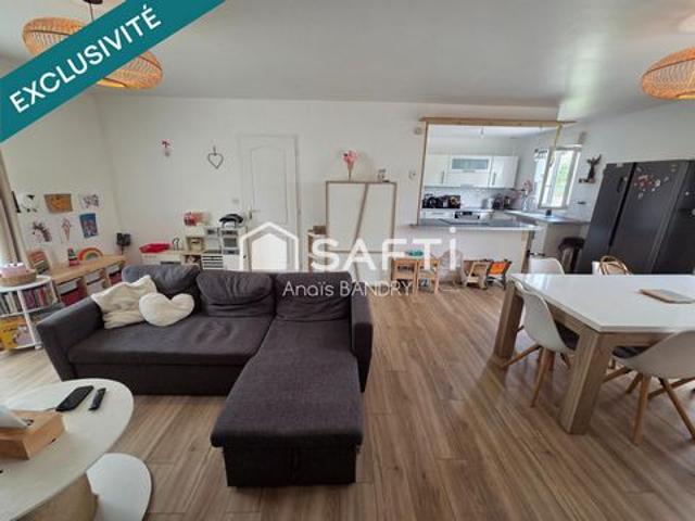 Maison avec 5 chambres, confort de plain pied et garage