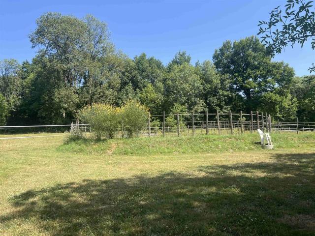 Maison Avec 5Ha 110m² Confolens