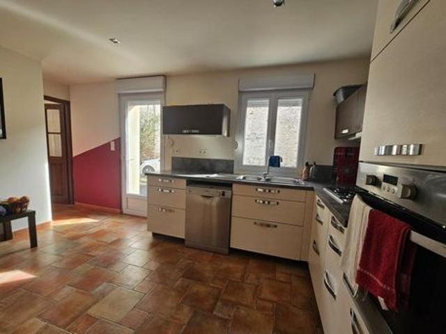 MAISON AVEC 6 CHAMBRES ET JARDIN EN CENTRE VILLE