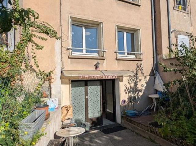 MAISON AVEC 2 JARDINETS, PARKING, 3 CHAMBRES, POSSIBILITE DEUX APPARTMENTS