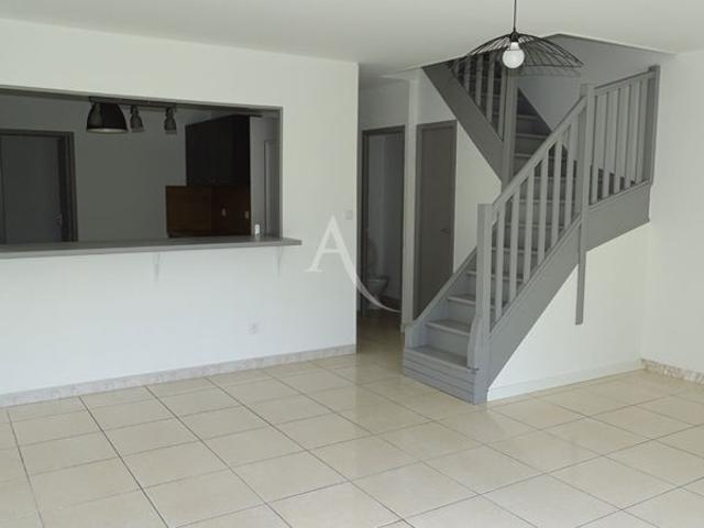MAISON AVEC 3 CHAMBRES BUREAU ET JARDIN CARCASSONNE