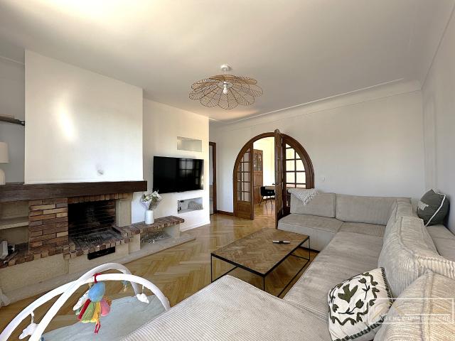 Maison avec 3 logements et terrain divisible et constructible de 411 m2