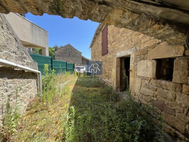 Maison avec terrain, cave et grange à Gagnac