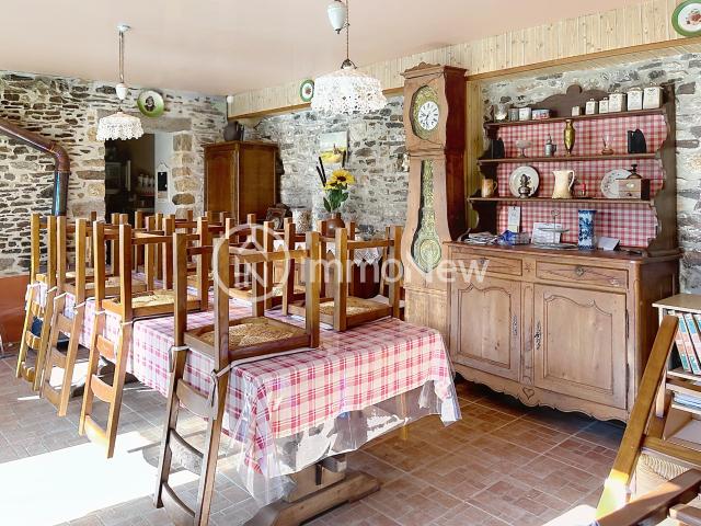 MAISON AVEC TERRAIN CONSTRUCTIBLE ET BATIMENT À RÉNOVER CHAMPEAUX 50530