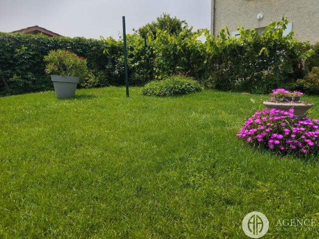 Maison avec terrain et garage