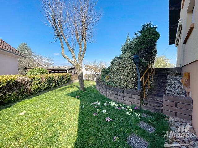 Maison avec terrasse 4 pièces et 8 ares de terrain
