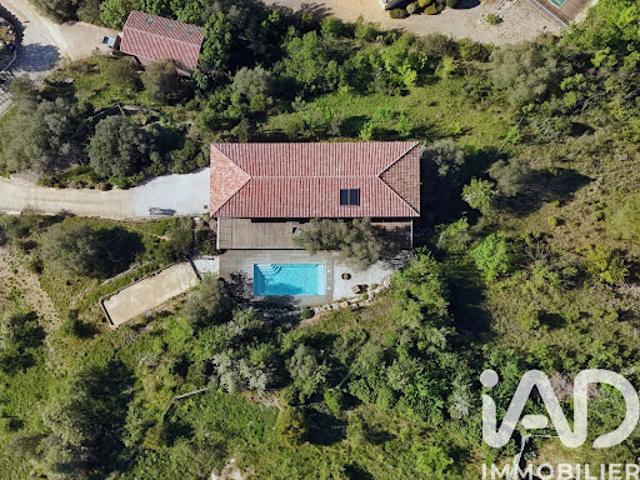 Maison avec piscine et terrasse