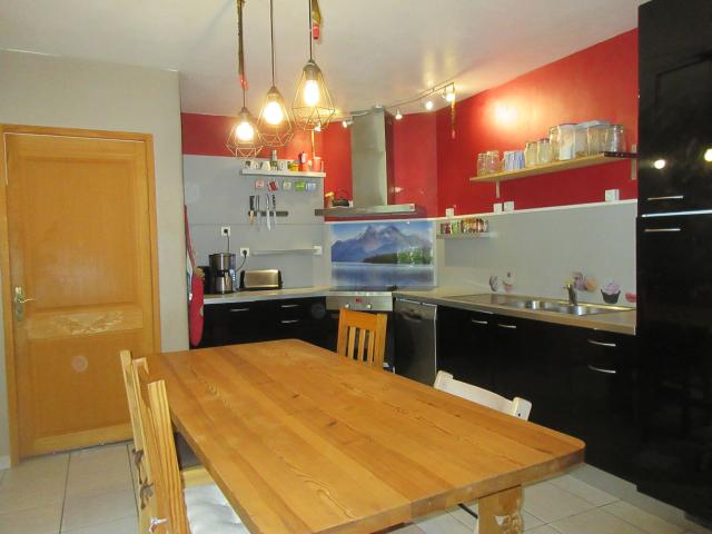GRAND APPARTEMENT AVEC TERRASSE ET GARAGE