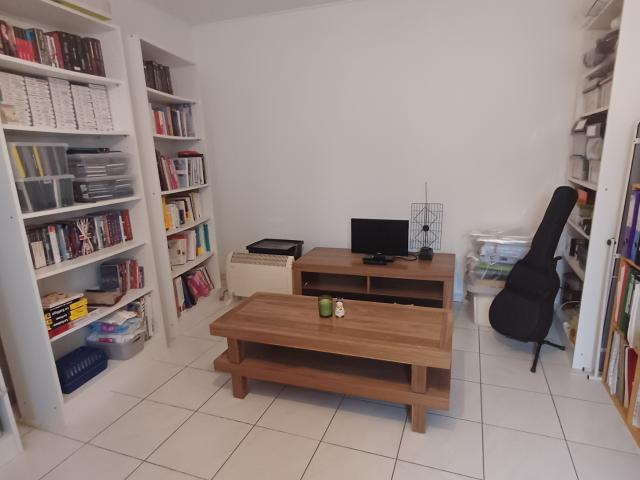 MAISON AVEC UN LOCATAIRE