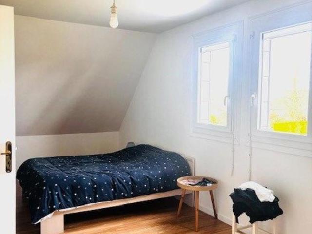Maison avec véranda, proches autoroutes