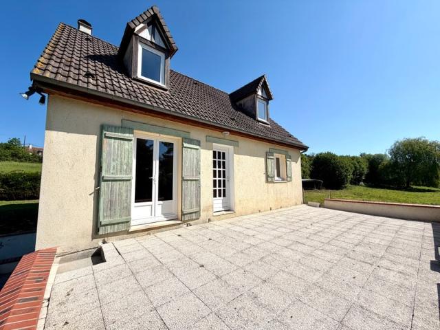 Maison avec vie de plain pied, 3 chambres, sous sol complet et terrain de 5 000 m² – Proche Lisieux