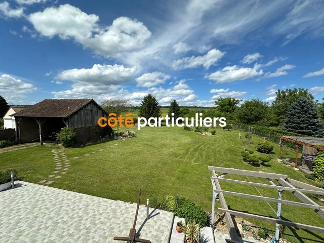Maison avec vie de plain pied et ses dépendances à 10 mn de. 164m² Saint Pierre les Etieux