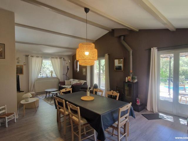 Maison avec vue Crillon le Brave 135 m² sur 2000 m² terrain. 135m² Crillon le Brave