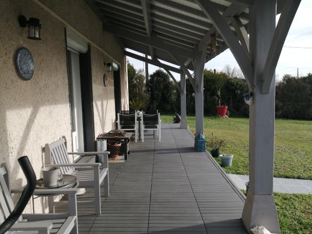 Maison avec vue, au calme, quatre chambres, piscine, jardin