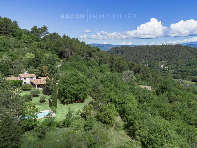 Maison avec vue exceptionnelle sur le Luberon 164m² Ménerbes