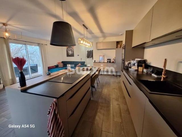 maison avec vue imprenable,piscine,à deux pas de geneve