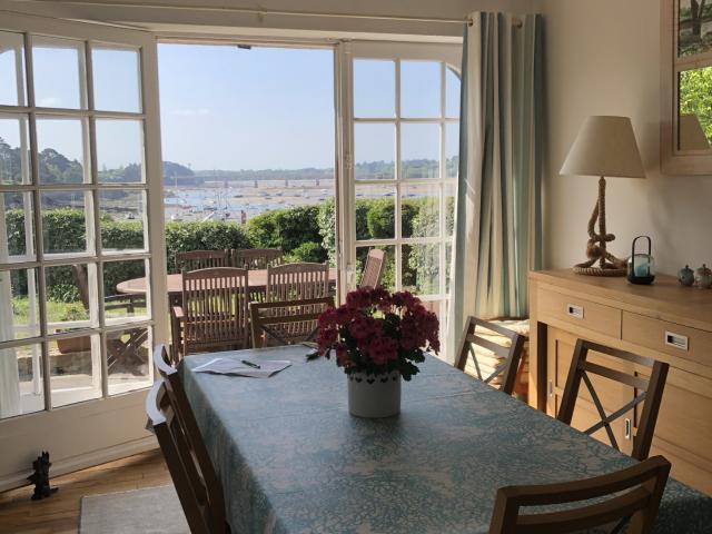 Maison avec vue mer face à la plage