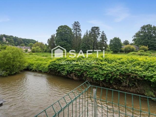 Maison avec vue sur la rivière au coeur de Chailland