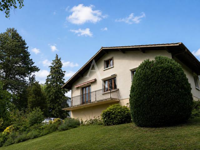 Maison avec sous sol complet et une vue sur le Salève
