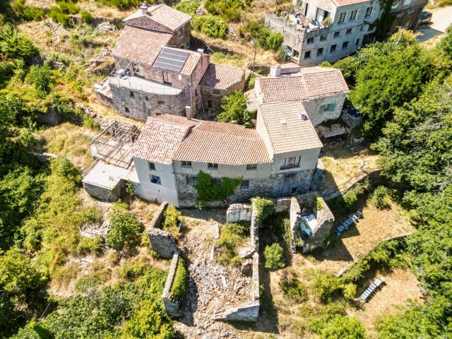 Maison avec vue panoramique exceptionnelle La Palisse, Ros 234m² Rosis