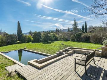 Maison avec bassin et vue sur le Luberon 130m² Lacoste