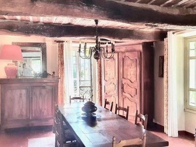 Maison avec beaucoup de cachet