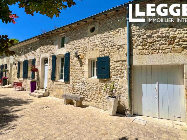 Maison avec chambres d'hôtes, lac magnifique & jardins du parc, près de Pons