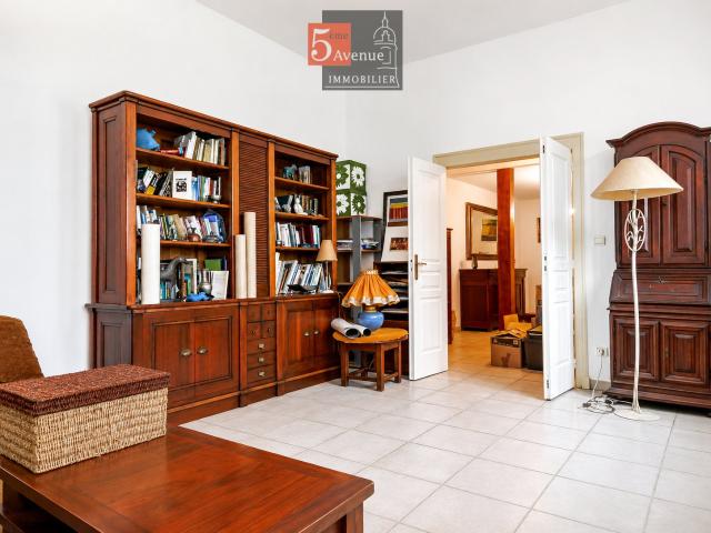 Maison avec cour et 3 chambres à vendre à Chantilly centre ville