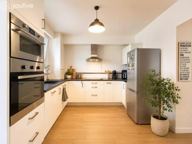 Maison avec de beaux volumes et jardin à Angers