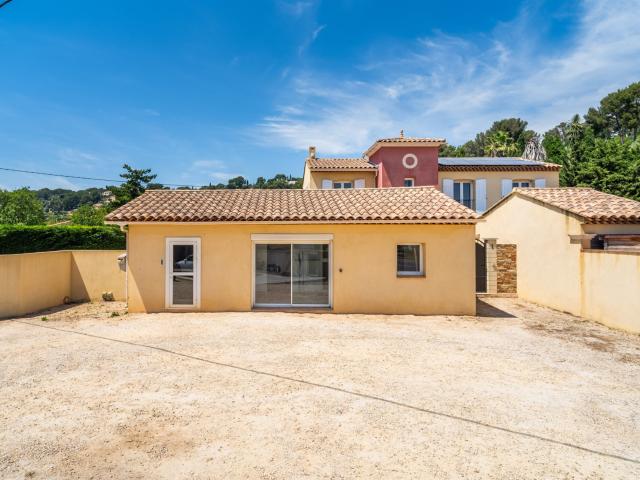 Maison avec dépendance de 54m2 152m² Ollioules