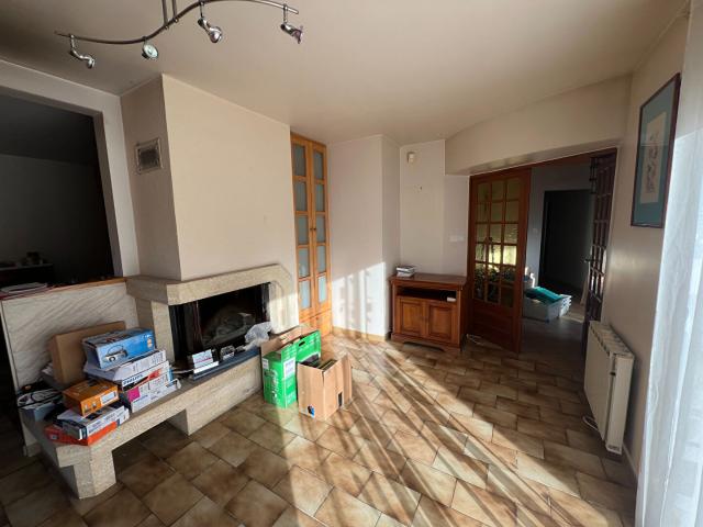 Maison avec dépendance, piscine et bois près de Villeréal