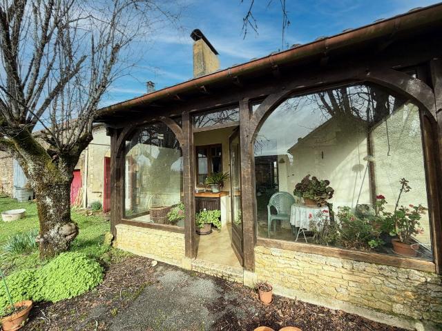 Maison avec dépendances