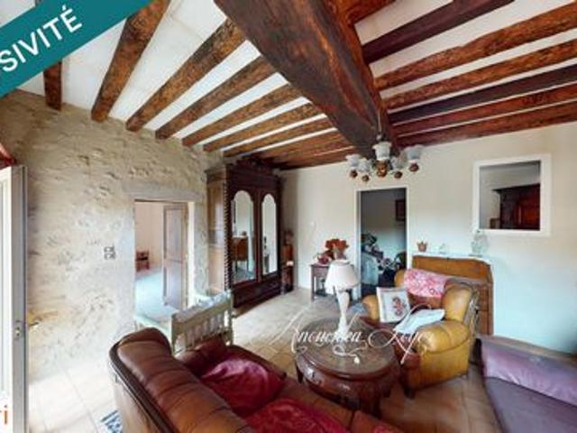 Maison avec dépendances a rénover