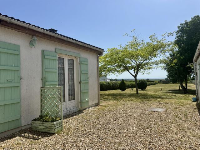 Maison avec dépendances et vue sur l'Estuaire ! 95m² Arces