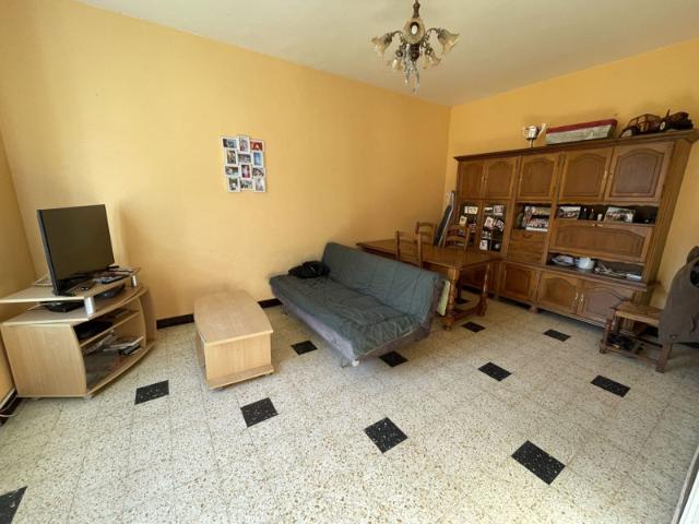 Maison avec dépendances et grand terrain attenant