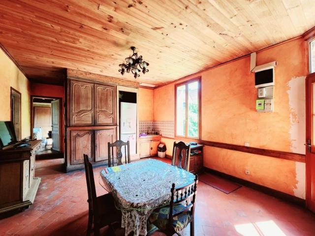 MAISON AVEC DEPENDANCES PROCHE BRESLES
