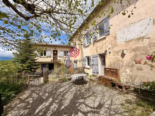 Maison avec deuxième logement et grange 173m² Soula