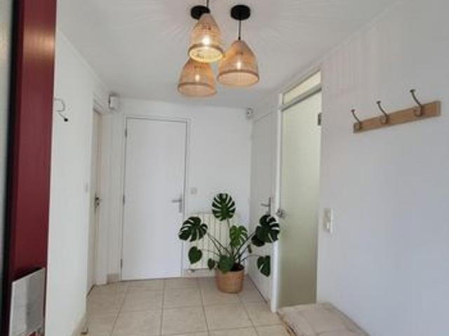 Maison avec espace jardin, 3 chambres 15 kms de Paris